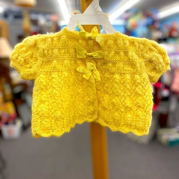 Vintage Hand Knit Yellow Baby 3/9m jacket/ bolero - Picture 1 of 3